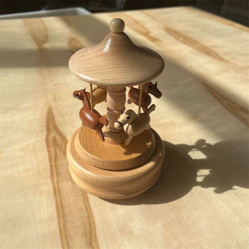 Wooden Carousel Music Box Orna - Snow Globe Musical 评论和价格