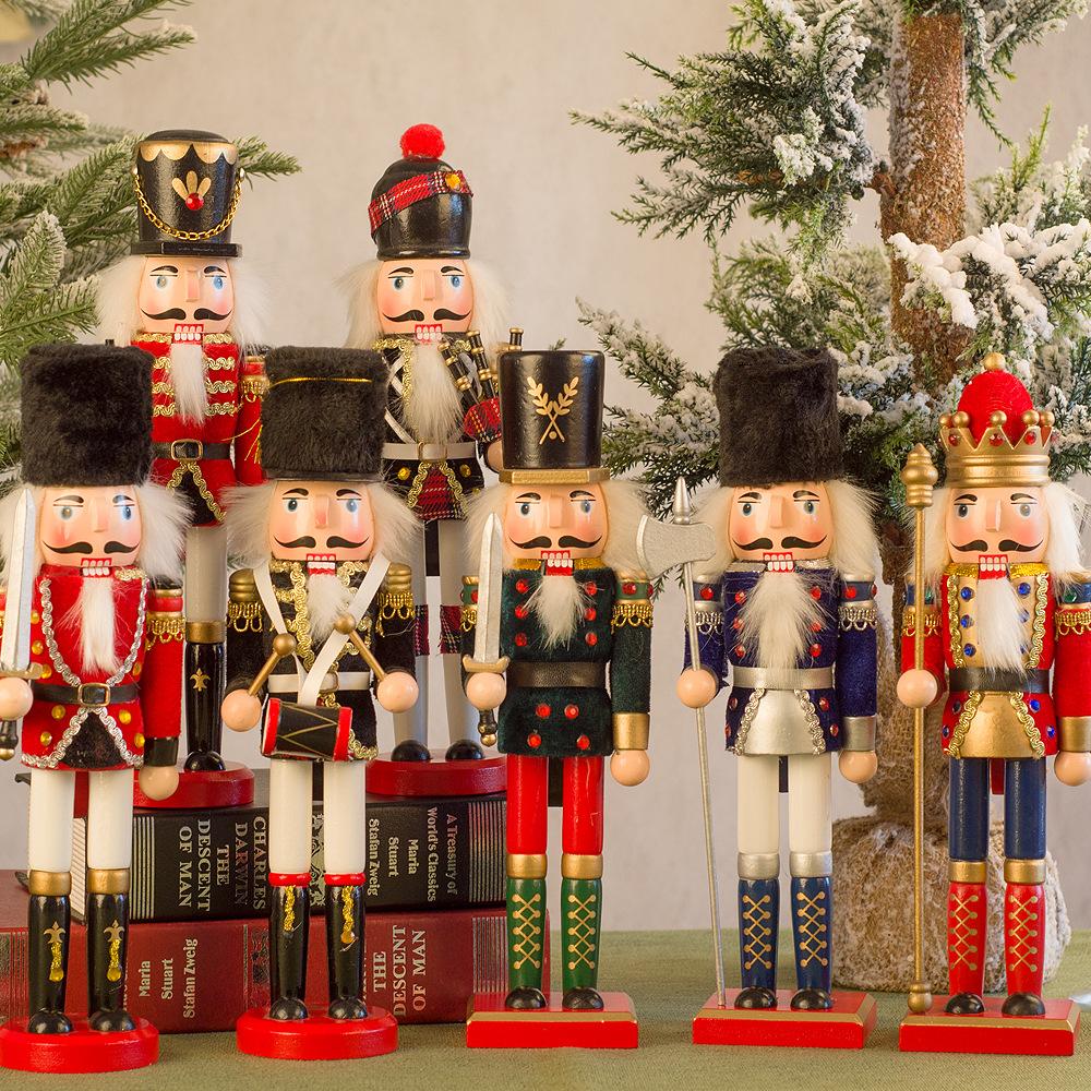 Merry Christmas Vintage Christ - Nutcracker Figurine 评论和价格