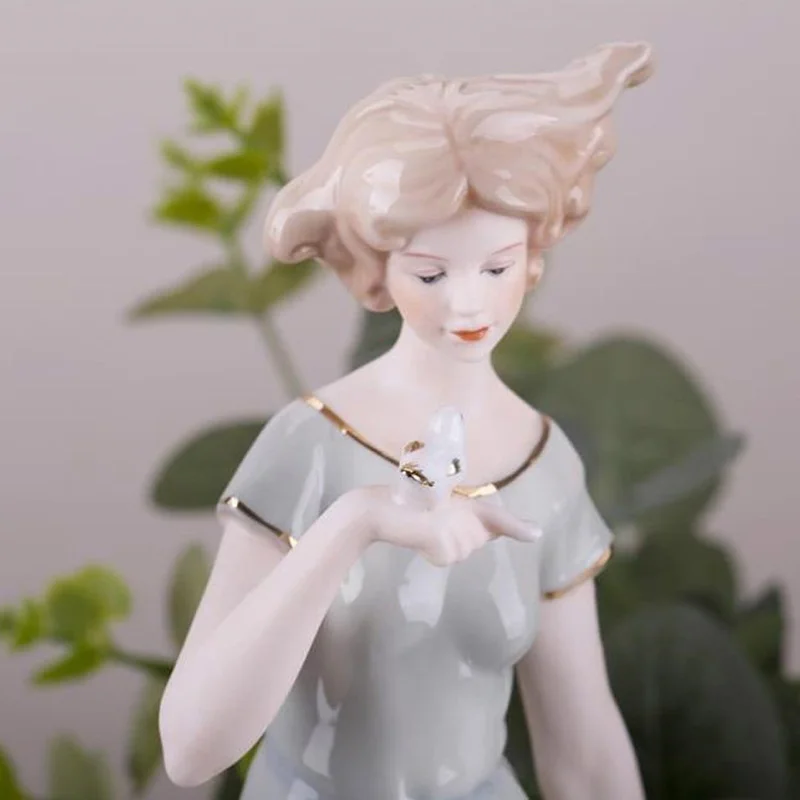 Europe Ceramic Beauty Figurine - Nutcracker Figurine 评论和价格