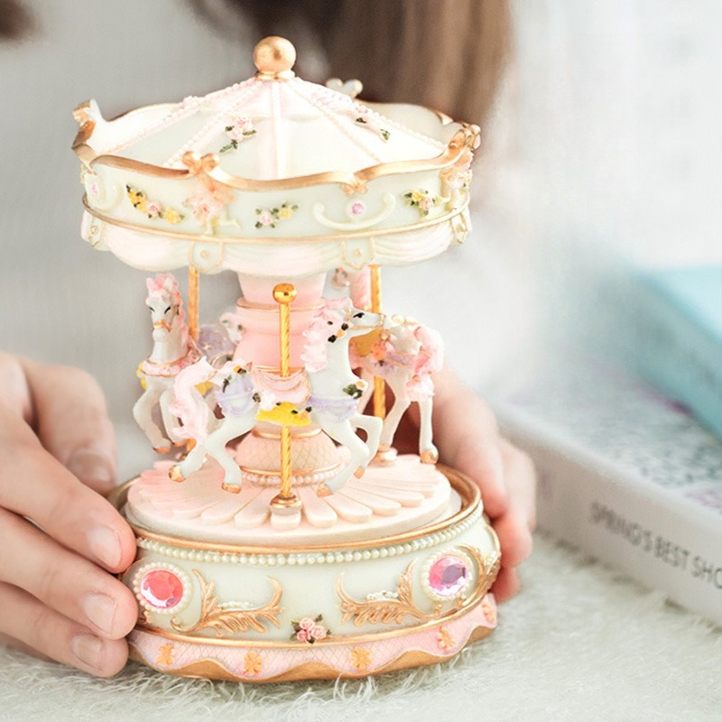 Handmade Resin Carousel Music  - Snow Globe Musical 评论和价格